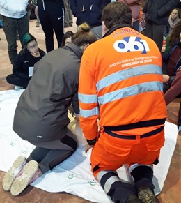 Nota Epes 061: El 061 Entrena En Reanimación Cardiopulmonar Y Primeros Auxilios 