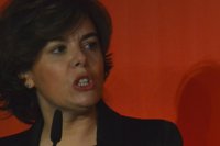 Santamaría cuestiona las ofertas de Cs: quiere vender el mismo huevo frito, cocido, escalfado y que además críe un pollo