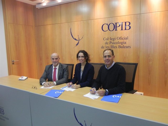 Firma Convenio Copib e IVI Mallorca