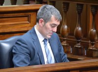Clavijo dice que el Gobierno de Canarias no tiene "ningún tipo de enfrentamiento" con nadie por el gas