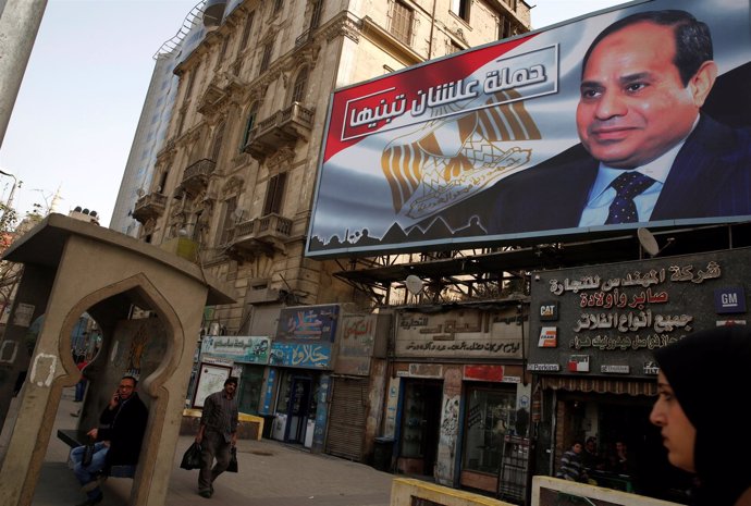 Cartel con la imagen del presidente egipcio, Abdelfatá al Sisi