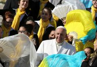 El Papa insta a combatir las 'fake news' con un "antídoto": periodistas "educados en la verdad"