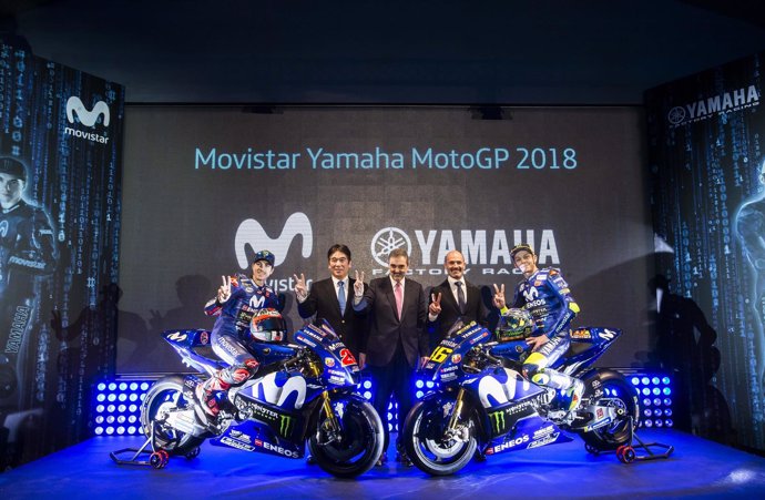 Valentino Rossi  y Maverick Viñales en la presentación del Movistar Yamaha