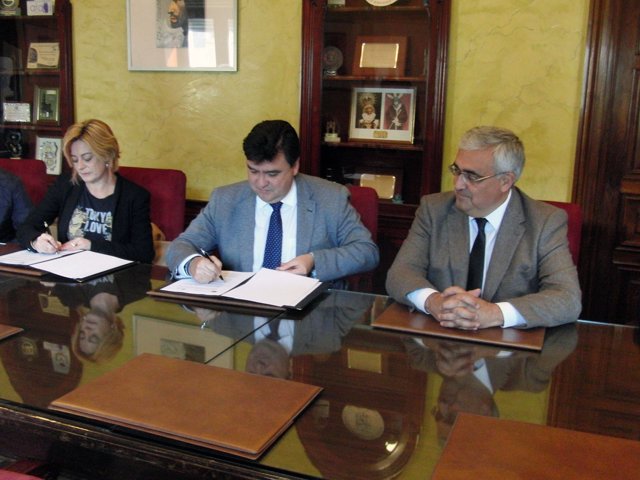 Acuerdo entre la Junta y el Ayuntamiento de Huelva. 