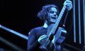 Jack White prohíbe los teléfonos móviles en sus conciertos para tener una "experiencia cien por cien humana"