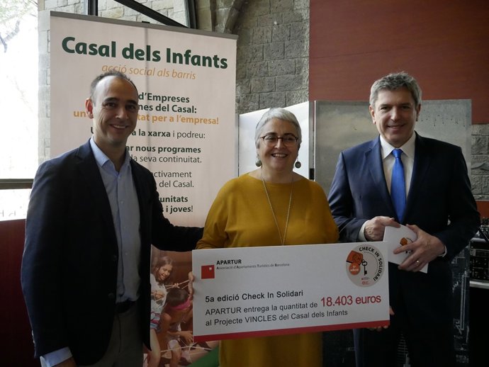 Campanya 'Check in Solidari', amb el pte.I.Alcantara i la dtora.R.Balaguer