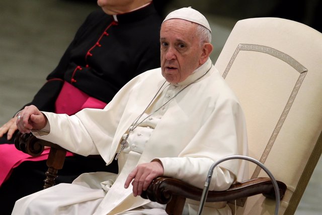 El Papa Francisco dirige la audiencia general en la sala Pablo VI del Vaticano