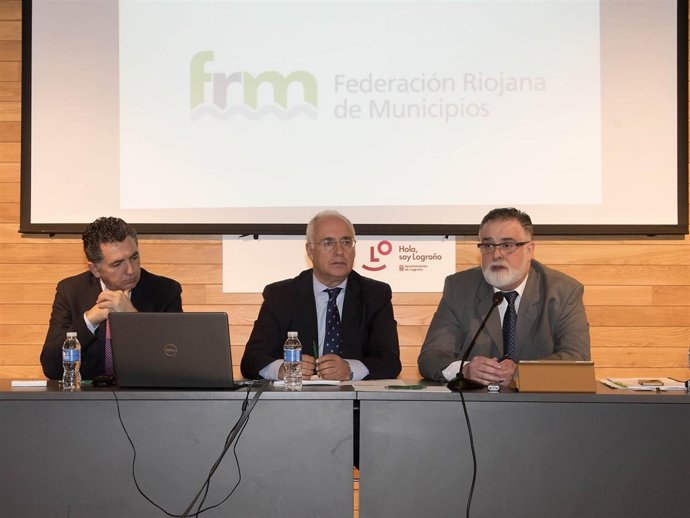 Ceniceros, Cuevas y Varona en Asamblea FRM