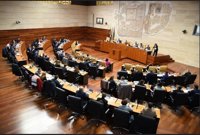 La Asamblea de Extremadura aprueba la creación de una comisión de investigación sobre las contrataciones en Gisvesa