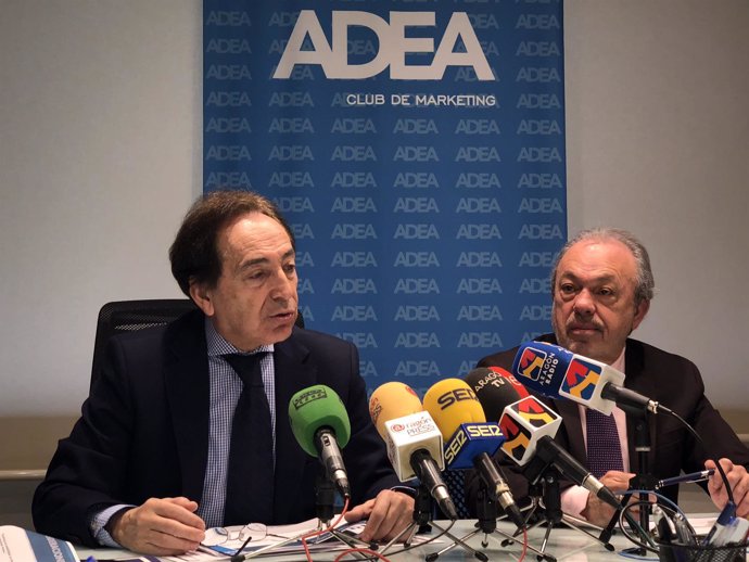 Salvador Arenere y José Guillén, este jueves en la sede de ADEA 
