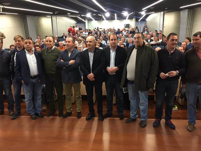 Valladolid.- Dujo, junto a secretarios provinciales de Asaja