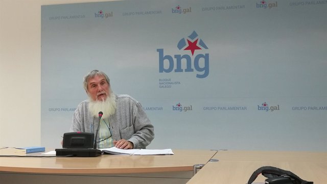 El diputado del BNG Xosé Luís Rivas 'Mini' en rueda de prensa