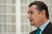 Sanz valora "la política de empleo" de Rajoy para que Andalucía "alcance el paro más bajo desde 2009"