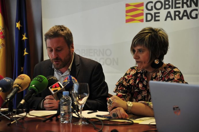 El consejero José Luis Soro y la directora general Mayte Andreu. 