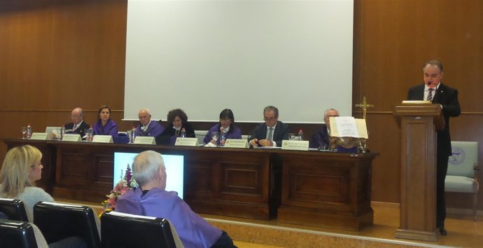 Antonio Mingorance ingresa en la Real Academia Iberoamericana de Farmacia