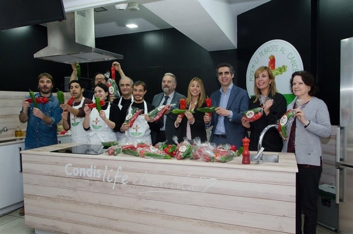 Campanya 'Posem-li pebrots al càncer'