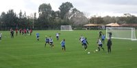 Equipos europeos de fútbol entrenan en el Santa María Polo Club de Sotrogande durante el parón de invierno