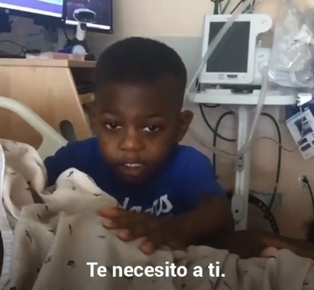 Niño asegura que necesita a su madre hospitalizada 
