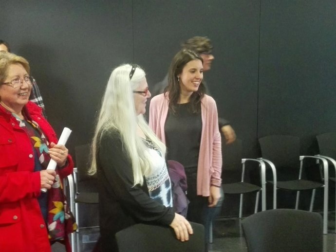 Irene Montero, en el centro, este jueves en Elche