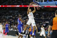 Tavares impone su ley ante el colista Efes