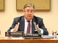 PDeCAT quiere que Zoido explique al Congreso cómo piensa evitar que Puigdemont vaya a Cataluña "ni en un maletero"