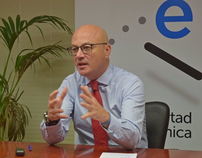 El consejero de Empleo, Universidades y Empresa, Juan Hernández