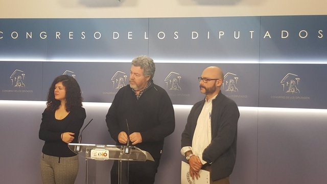 Sofía Castañón, Juantxi López de Uralde y Txema Guijarro en el Congreso