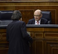 El PSOE exige a Montoro que entregue ya los 4.700 millones que prometió a las CCAA