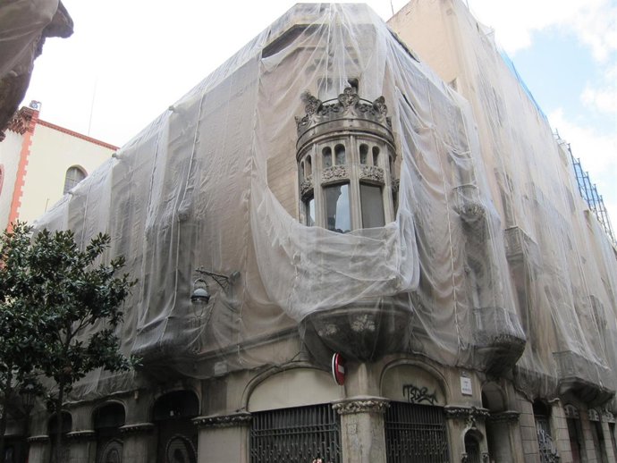 Edificio donde se proyectó el Hotel del Palau de La Música (Archivo)