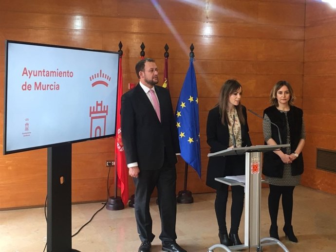 Rebeca Pérez explica acuerdos de la Junta de Gobierno