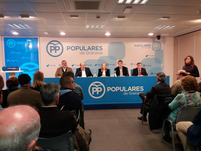 Ana Pastor preside un acto del PP de Granada, del que es presidenta de honor