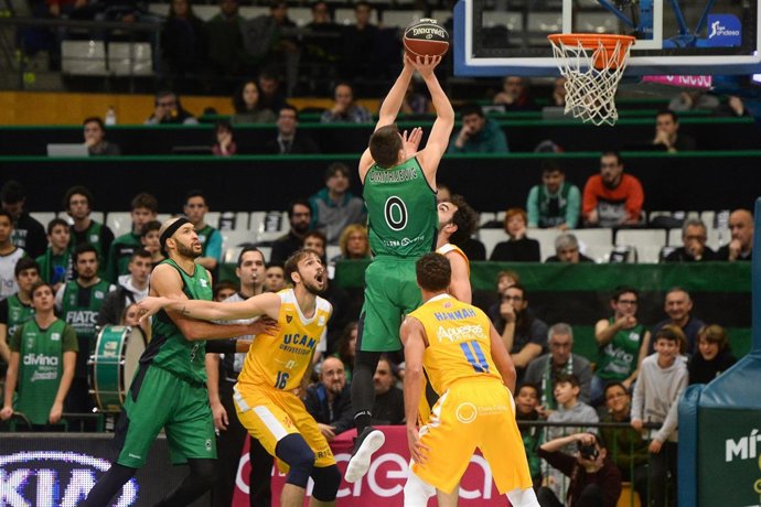 Divina Seguros Joventut - UCAM Murcia