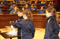 Unos 70 niños se comprometen en el Parlament a "ayudar a los compañeros a tener confianza en sí mismos"