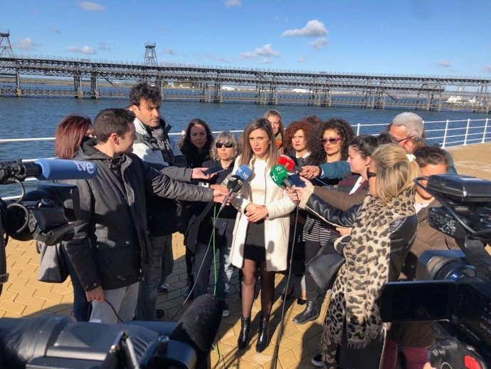 María Márquez, ante los medios en Huelva. 