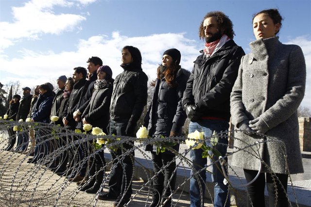 Acto en recuerdo de las víctimas del Tarajal en el Templo de Debod en Madrid