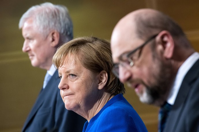  Horst Seehofer (esquerra), Angela Merkel i Martin Schulz