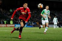 Alexis Sánchez debuta con asistencia en la goleada del United en la FA Cup