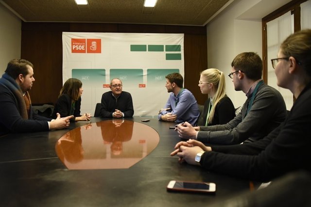 Reunión de Juan Cornejo con Juventudes Socialistas Europeos