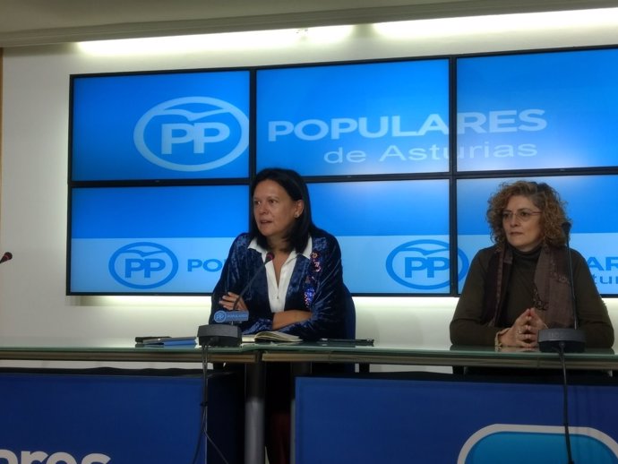 Susana López Ares, a la izquierda.