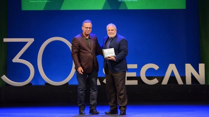 Joaquín Durán recoge el Premio de Honor Asecan a Canal Sur
