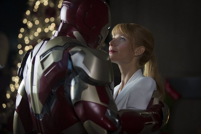 Pepper Potts e Iron Man Vengadores