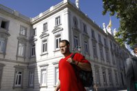 Pablo Hásel se enfrenta dos años y nueve meses de cárcel por defender a ETA y por injurias al Rey Juan Carlos