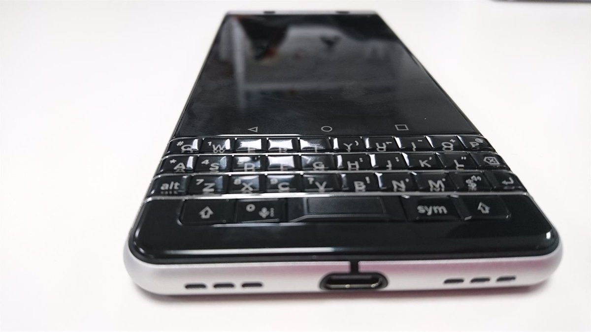 Blackberry Keyone Un Bb Android Con Teclado Físico Para Los Nostálgicos De La Marca Y Los 7143