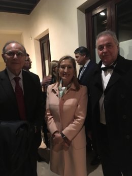 Ana Pastor invita al presidente del Colegio de Médicos de Melilla al Congreso