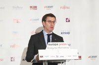 Feijóo aconseja a la planta de Opel en Zaragoza que "haga un esfuerzo y cierre un acuerdo"