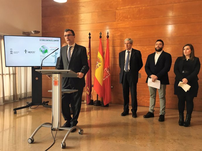 El alcalde de Murcia, José Ballesta, en rueda de prensa