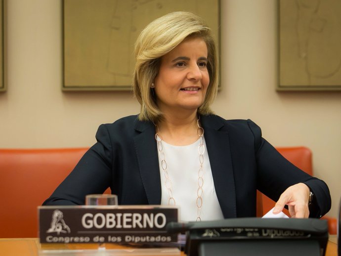 La ministra de Empleo y Seguridad Social, Fátima Báñez, en el Congreso