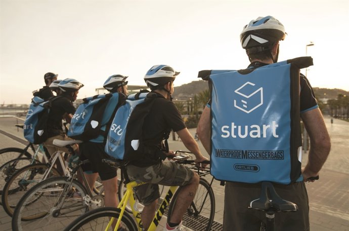 Treballadors de l'empresa emergent de missatgeria Stuart