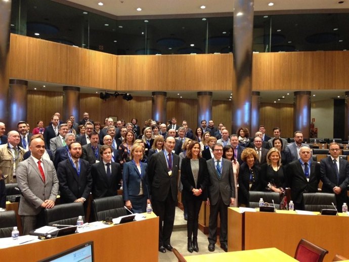 Rosa Peñalver en primer foro geopolítica en Congreso