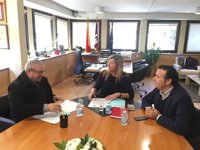 El Govern colabora con el Colegio de Titulados Mercantiles para atender a los afectados por las cláusulas suelo